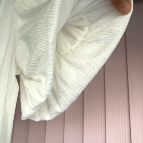 LC Lauren Conrad top with puffy sleeves, off white color, size L. - Picture 5 of 5